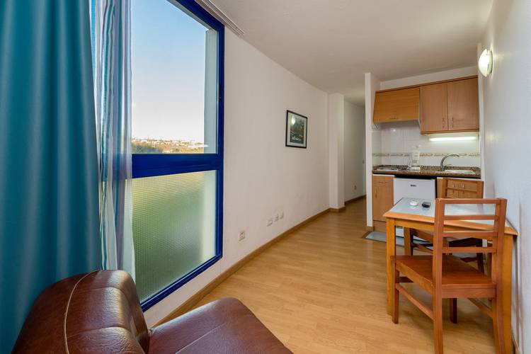 Interior room with street view New Folias Hotel Gran Canaria Interior room with street view New Folias Hotel Gran Canaria