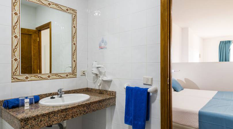 Bathroom New Folias Hotel Gran Canaria