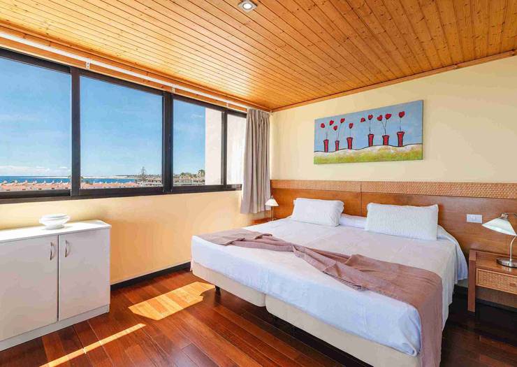 Suite con solárium privado y vistas al mar Hotel New Folias Gran Canaria