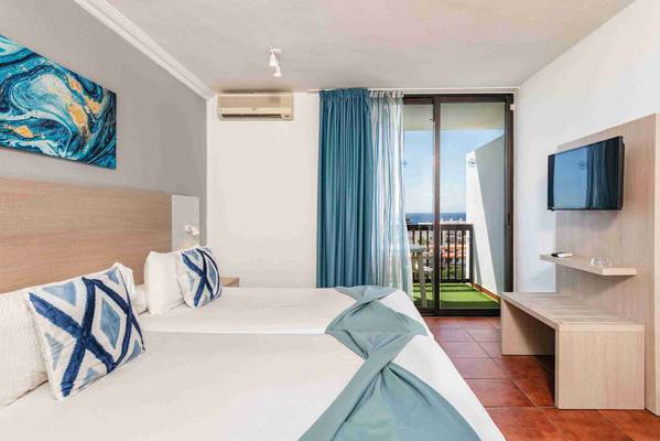 Double room with balcony and sea views New Folias Hotel Gran Canaria