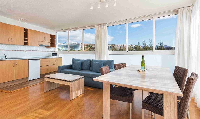 Apartamento de dos dormitorios con doble balcón y vistas al mar Hotel New Folias Gran Canaria