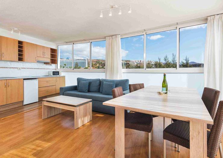 Apartamento de dos dormitorios con doble balcón y vistas al mar Hotel New Folias Gran Canaria