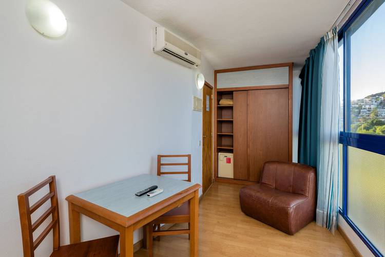 Interior room with street view New Folias Hotel Gran Canaria Interior room with street view New Folias Hotel Gran Canaria