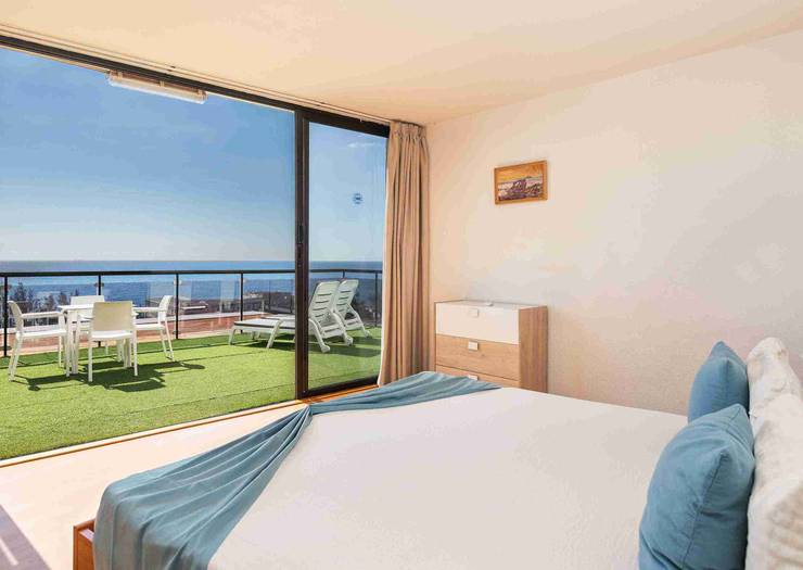 Apartamento de dos dormitorios con doble balcón y vistas al mar Hotel New Folias Gran Canaria