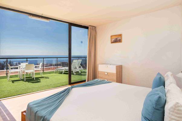 Apartamento de dos dormitorios con doble balcón y vistas al mar Hotel New Folias Gran Canaria