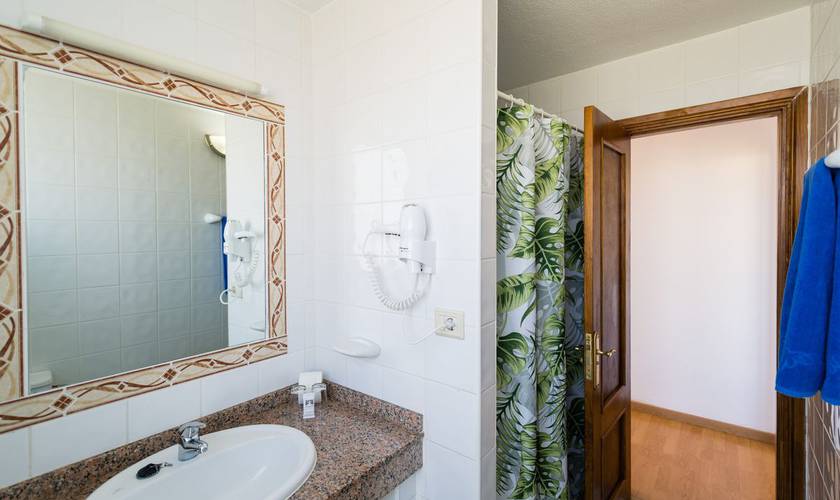 Lägenhet med två sovrum, dubbel balkong och havsutsikt Hotell New Folias Gran Canaria Lägenhet med två sovrum, dubbel balkong och havsutsikt Hotell New Folias Gran Canaria